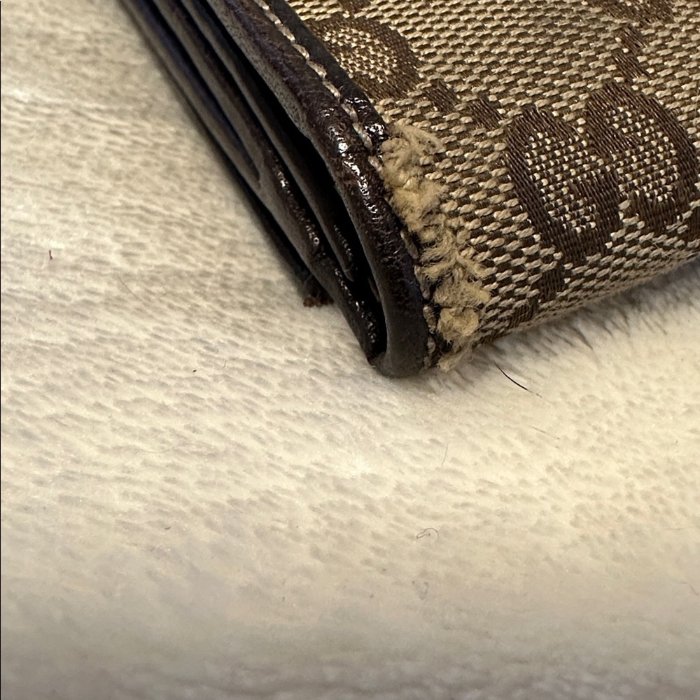 Gucci  Monogram Clutch - Picture 4 of 4